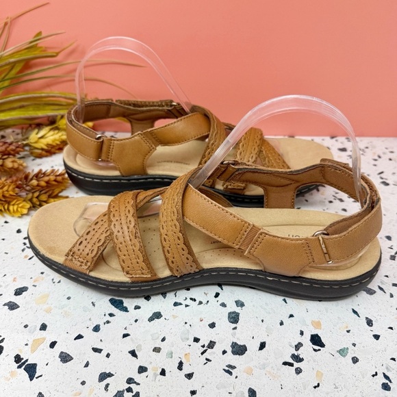 NEW Clark’s Laurieann Rena Leather Tan Hook & Loop Strappy Women’s Sandals Sz 10 - Picture 5 of 10